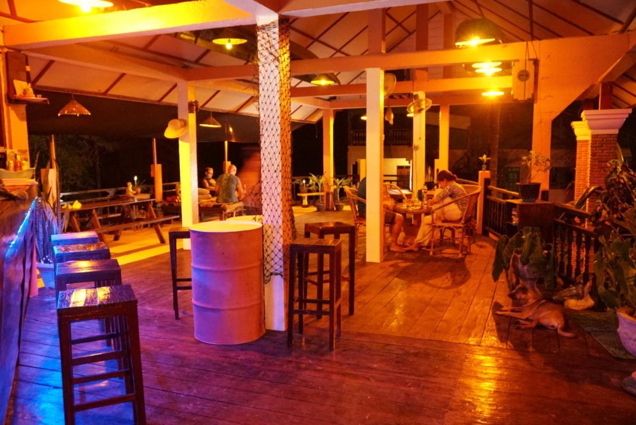 Hotel The Boathouse Ban Dondét Exterior foto